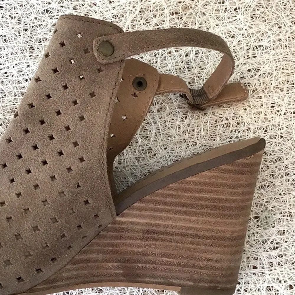 Lucky Brand RIGINA Taupe Perforated Stacked Wedge Heel Sandals